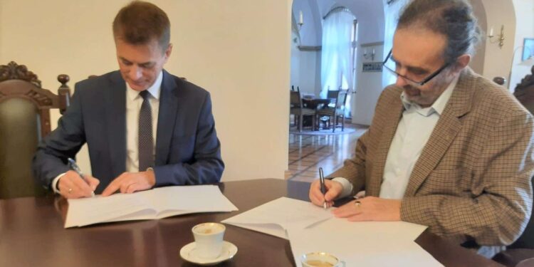 Będą współpracować z uniwersytetem