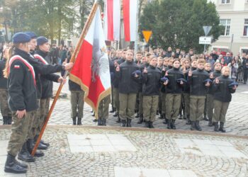 Ślubowali w mundurach