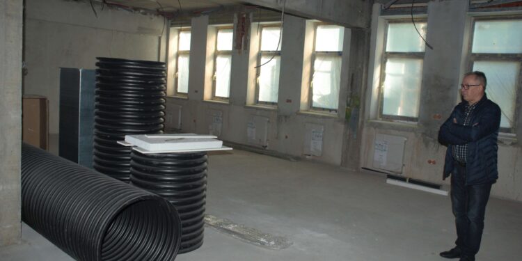 Siłownia, sale do fitnessu i noclegi