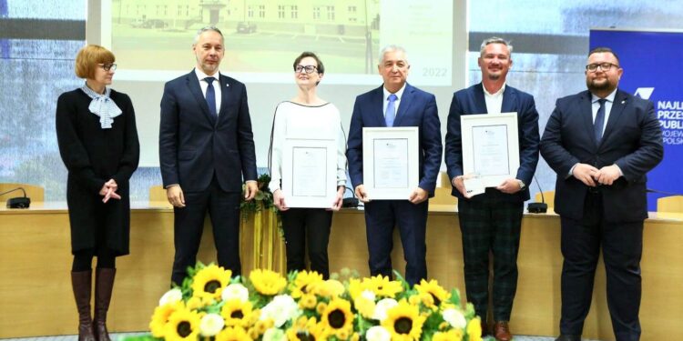 Wyróżnienie za Wielofunkcyjne Centrum Komunikacji