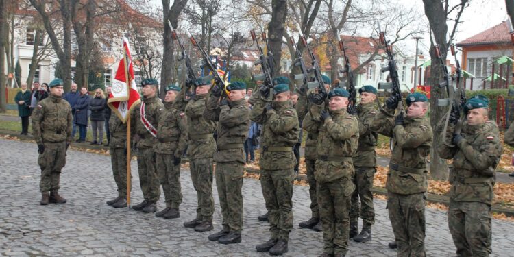 Ślubowali w mundurach