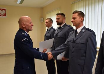 Wyróżnienia z awansem