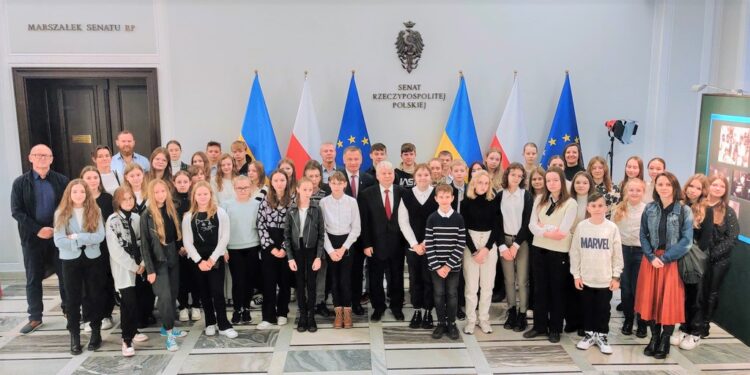 W nagrodę do parlamentu