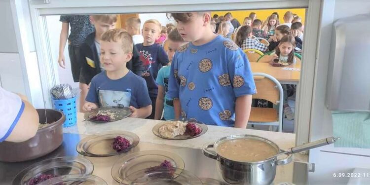 Nowoczesna kuchnia i sale dla przedszkolaków