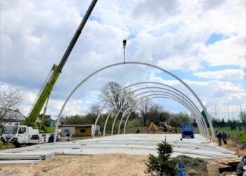 Powstaje kryte boisko tenisowe