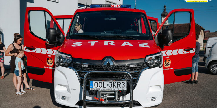 Strażacy z Kościelisk doczekali się nowego samochodu