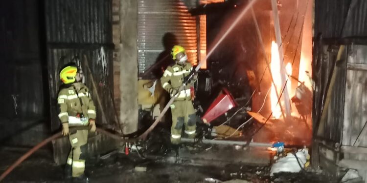 Całonocna walka z pożarem