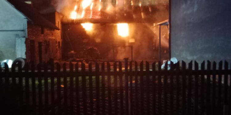 Całonocna walka z pożarem