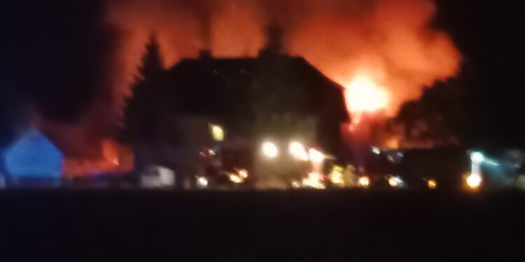 Całonocna walka z pożarem