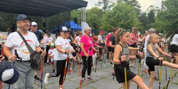 Muzycznym Krokiem z kijkami nordic walking