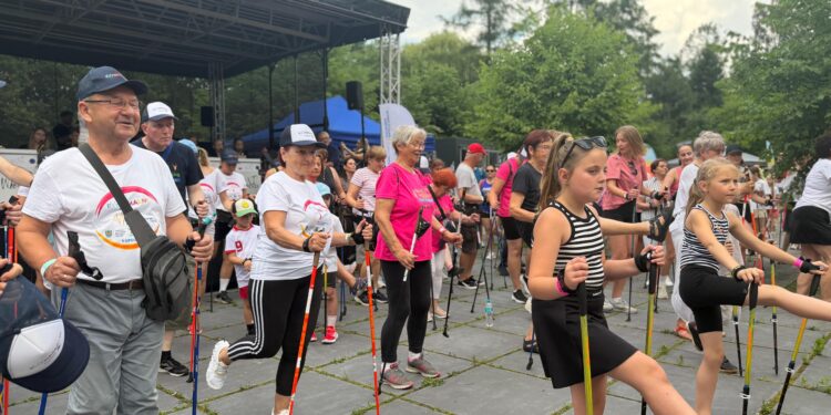 Muzycznym Krokiem z kijkami nordic walking
